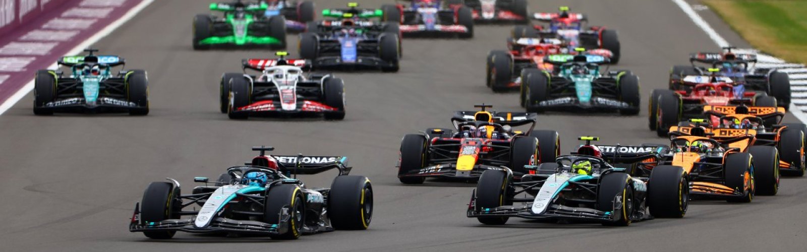 British Formula 1 Grand Prix ticket package for F1 British Formula 1 Grand Prix ticket package for Formula 1 fansfans with Grandstand options, hotel, travel and more. Watch F1 at Silverstone with Gullivers Sports Travel 