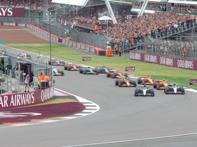 British Formula 1 Grand Prix ticket package for F1 fans. Silverstone tickets with grandstand options and hotel accommodation image
