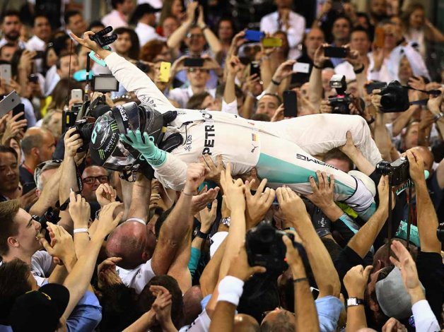 Rosberg wins a thriller