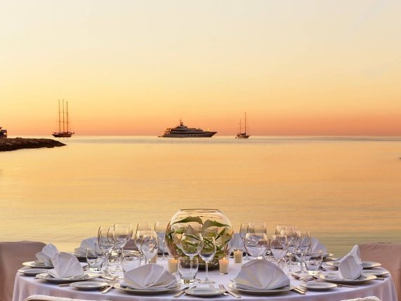 Hotel in Monte Carlo Le Meridien Beach Plaza sea view