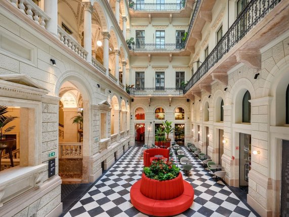 Hotel Oktogon Haggenmacher Budapest atrium