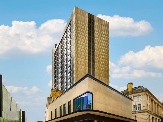 Mercure Hotel Newport exterior.jpg