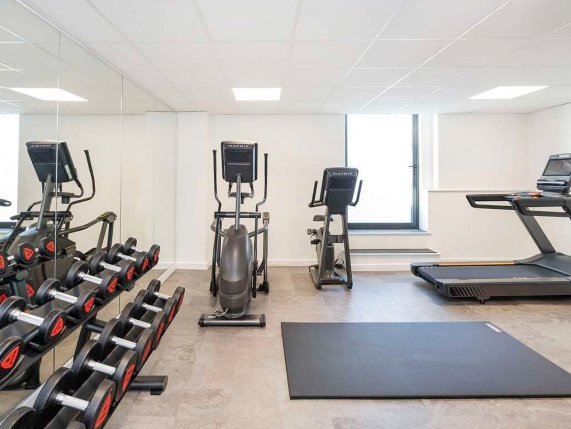 Mercure Hotel Newport gym
