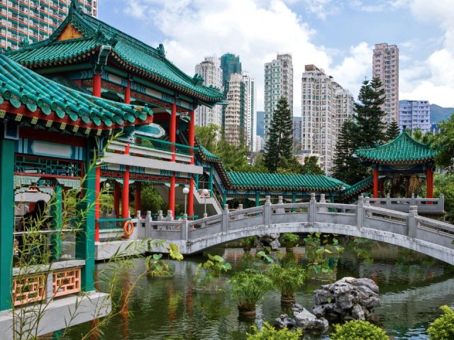 Official Hong Kong Sevens ticket packages with tickets, flight options, hotel, tour managers and more. (7).jpg