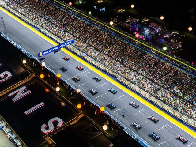Singapore Formula 1 Grand Prix 2025 ticket package with Grandstand, hotel and travel options 