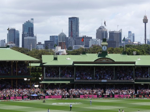 The 2025-26 NRMA Insurance Ashes Series Official Ticket Package to watch the final two Test matches – Tailender Tour